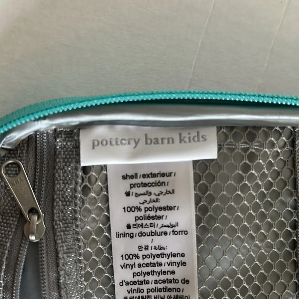 POTTERY BARN KIDS Mackenzie Rainbow Hearts Lunch Box